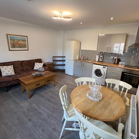 A Spacious Flat Cardiff Buitenkant foto
