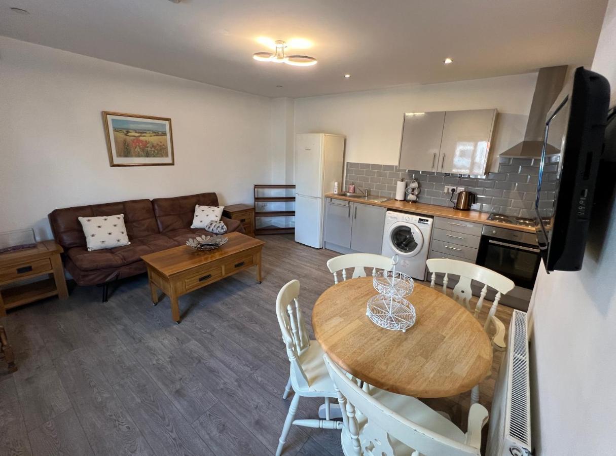 A Spacious Flat Cardiff Buitenkant foto